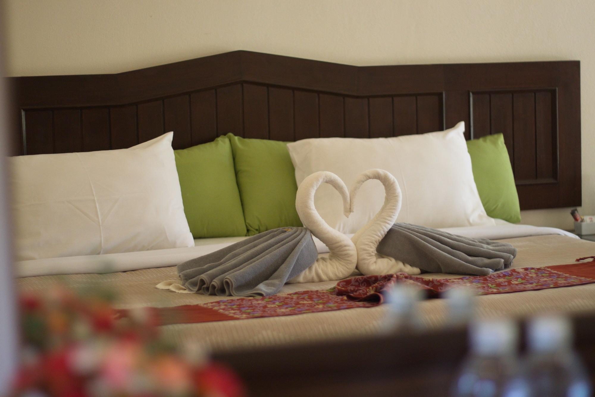 Banraya Resort And Spa Koh Racha Yai Bagian luar foto