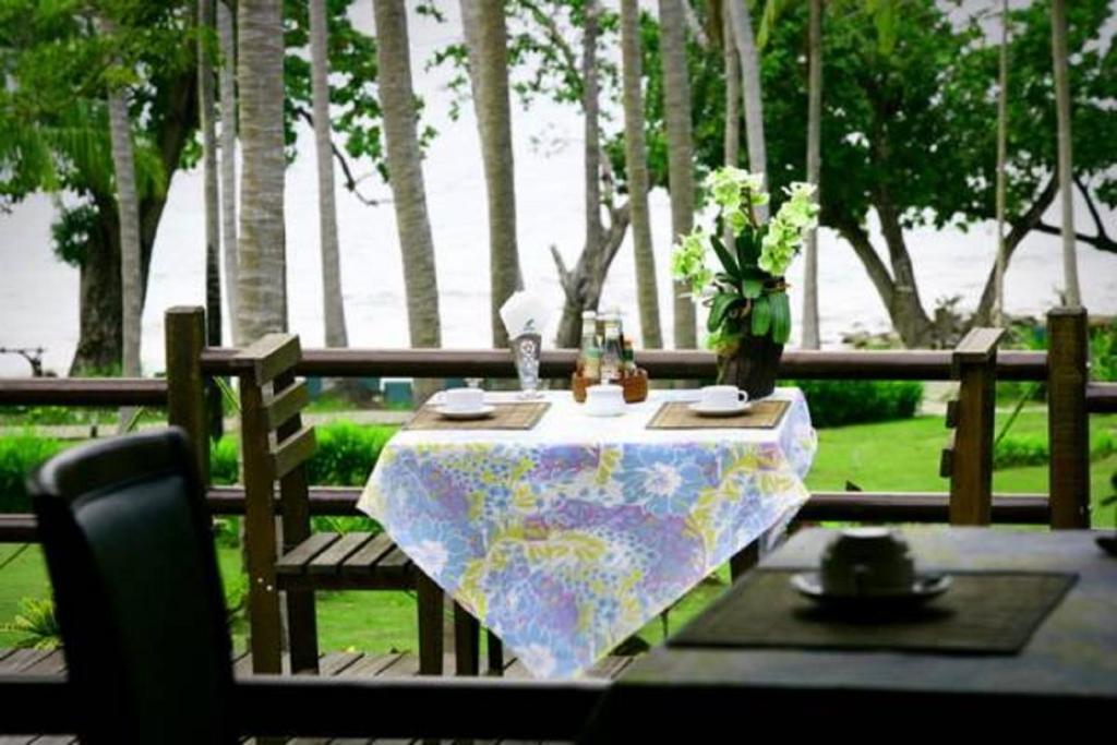 Banraya Resort And Spa Koh Racha Yai Bagian luar foto