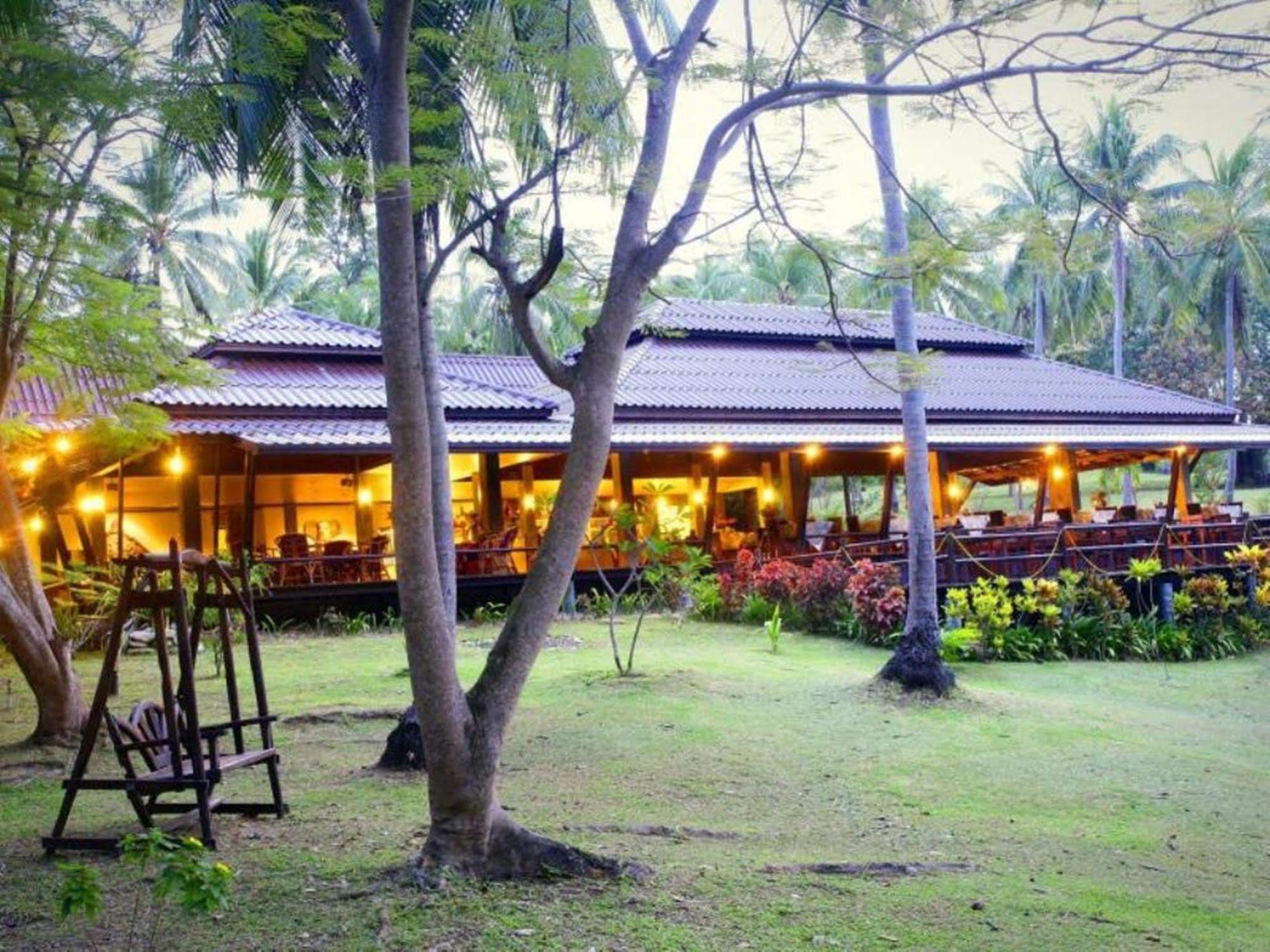 Banraya Resort And Spa Koh Racha Yai Bagian luar foto